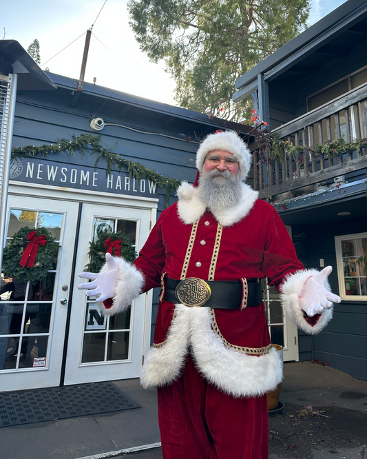 Kid’s Holiday Craft Workshop with Santa
(12/14/25)