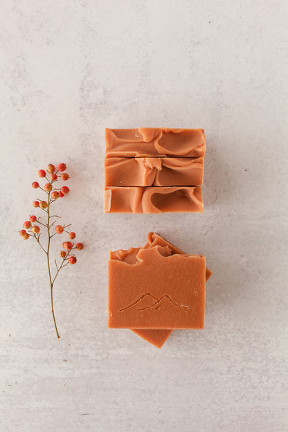 Amber Morning handmade soap bar in warm golden tones – Fig & Grove